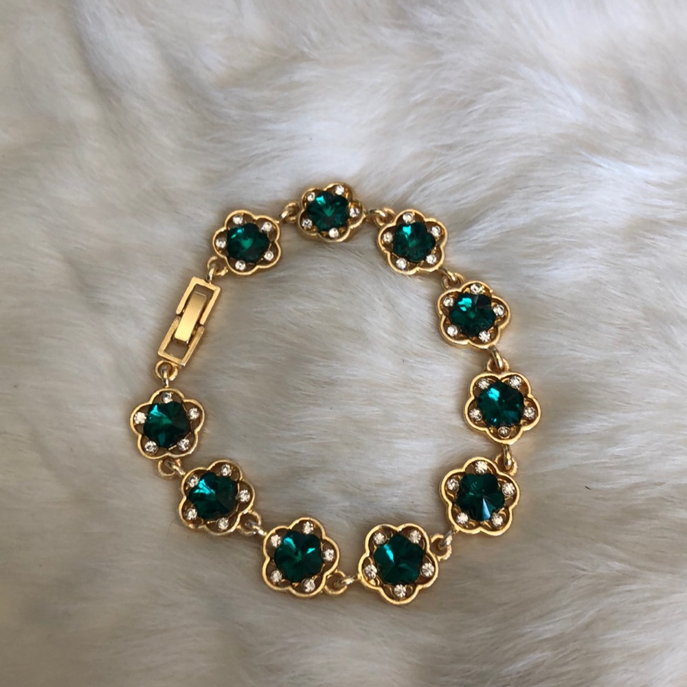 green bracelet